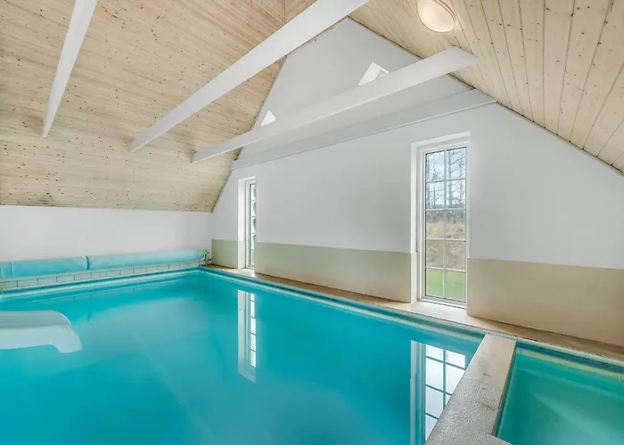 Large Pool House With Volleyball - 2000 Дом отдыха *